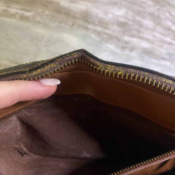 Louis Vuitton Monogram Marly Dragonne GM Wristlet - Picture 10 of 12